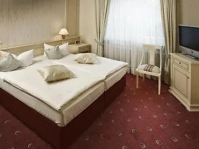 Hotel Altdeutsche 4*